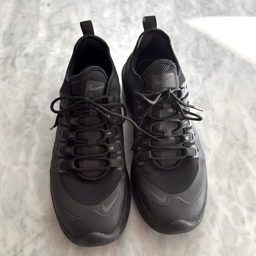 Nike Air Max Axis Black Anthracite Womens Size 9.5
